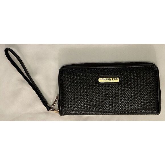 London Fog Collection Black Zipper Wristlet wallet - Picture 1 of 4